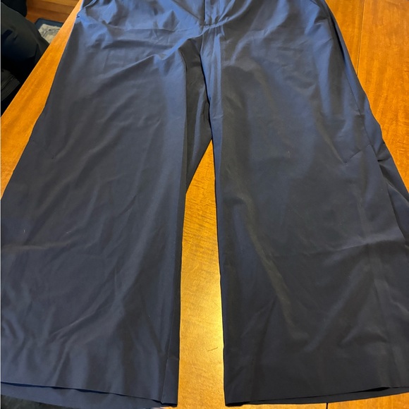 Navy blue Athleta tribeca pants. Excellent used condition. 16 hidden snap leg - Picture 5 of 8